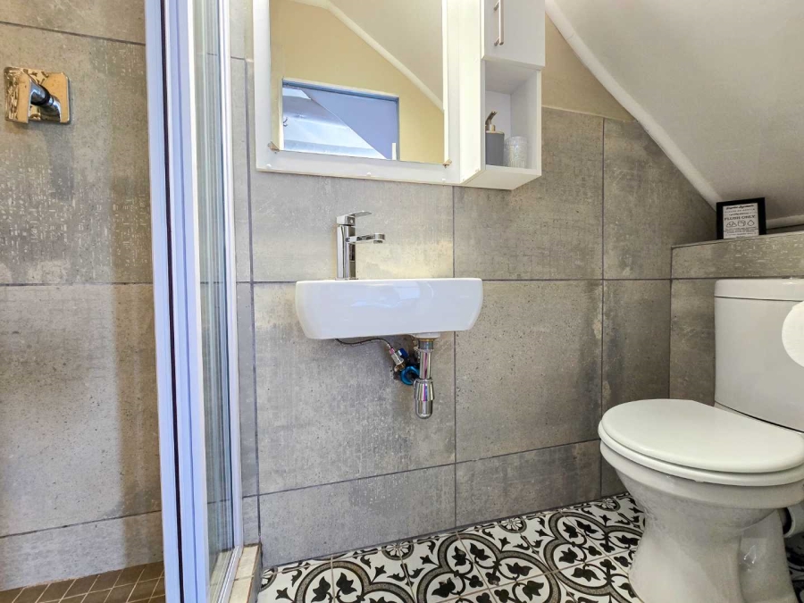 8 Bedroom Property for Sale in Stilbaai Oos Western Cape